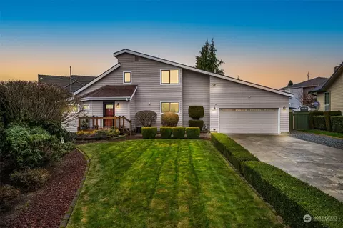 4417 Harbor Ridge Rd NE, Tacoma, WA 98422