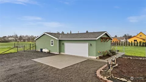 901 W Hendrickson Rd, Sequim, WA 98382 photo 3