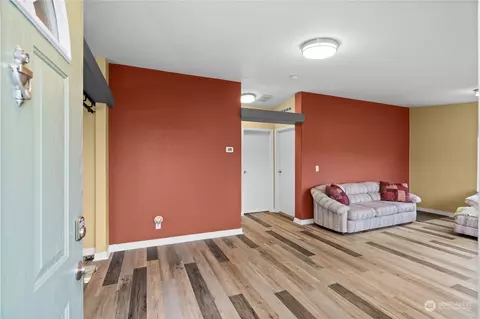 901 W Hendrickson Rd, Sequim, WA 98382 photo 9