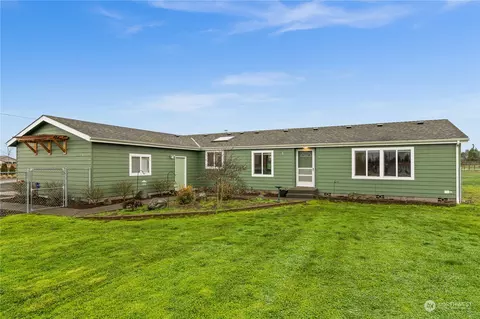 901 W Hendrickson Rd, Sequim, WA 98382 photo 2