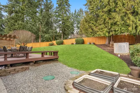 Exterior - 223 138th Pl SE, Everett, WA 98208 photo 8 of 9
