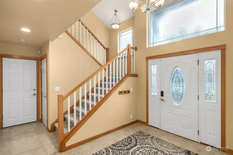 Entry Way - 223 138th Pl SE, Everett, WA 98208 photo 2 of 3