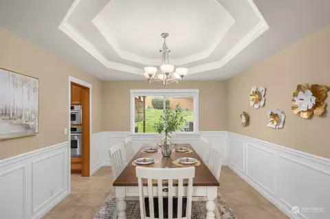 Dining - 223 138th Pl SE, Everett, WA 98208 photo 4 of 4