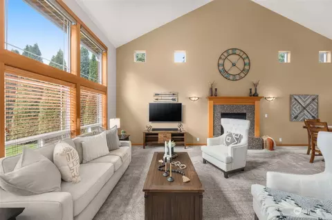 Living - 223 138th Pl SE, Everett, WA 98208 photo 1 of 4