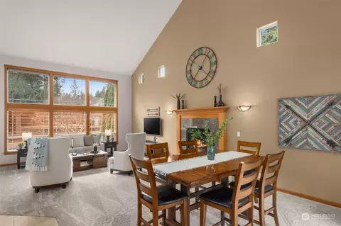 Dining - 223 138th Pl SE, Everett, WA 98208 photo 1 of 4