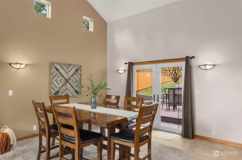 Dining - 223 138th Pl SE, Everett, WA 98208 photo 3 of 4