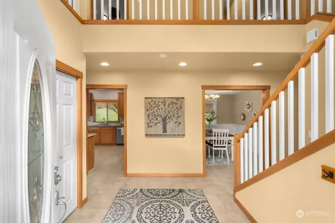 Entry Way - 223 138th Pl SE, Everett, WA 98208 photo 1 of 3