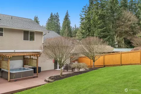 Exterior - 223 138th Pl SE, Everett, WA 98208 photo 7 of 9