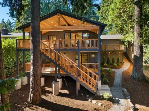 2834 108th Ave SE, Bellevue, WA 98004