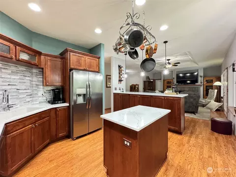 Kitchen - 121 Doe Pl, Sequim, WA 98382 photo 4 of 4