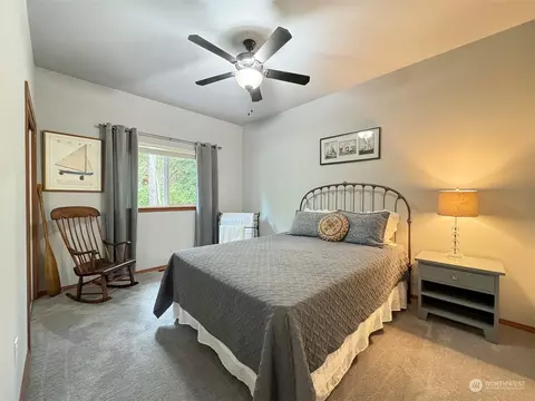 Bedroom - 121 Doe Pl, Sequim, WA 98382 photo 3 of 5