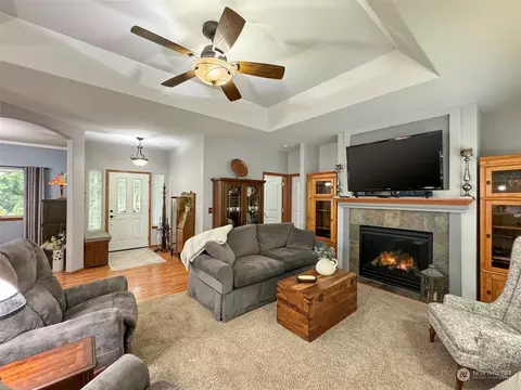 Living - 121 Doe Pl, Sequim, WA 98382 photo 3 of 4