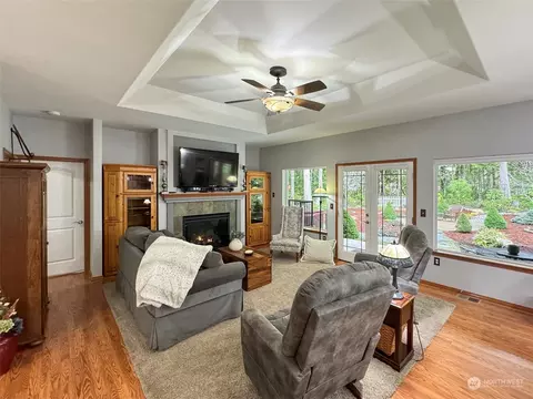 Living - 121 Doe Pl, Sequim, WA 98382 photo 2 of 4
