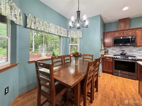 Dining - 121 Doe Pl, Sequim, WA 98382 photo 3 of 3
