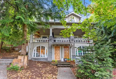 5219 22nd Ave NE, Seattle, WA 98105