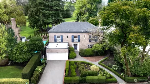 1810 Broadmoor Dr E, Seattle, WA 98112