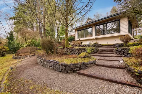 10428 Meadow Rd SW, Lakewood, WA 98499