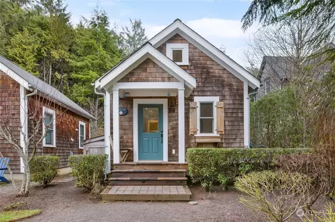 59 Beach Cabin Ln, Pacific Beach, WA 98571