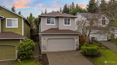 7556 NE 203rd St, Kenmore, WA 98028