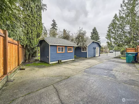 Exterior - 16621 6th Ave SE, Bothell, WA 98012 photo 8 of 11