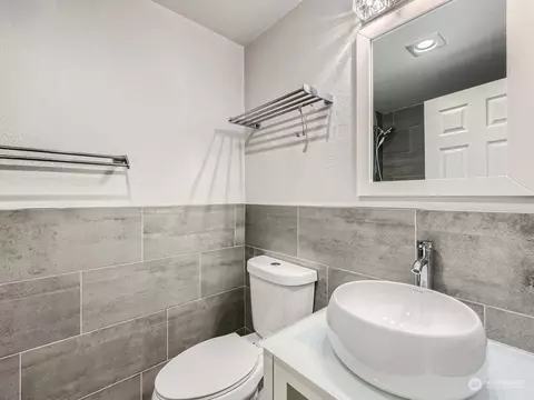 Bath - 16621 6th Ave SE, Bothell, WA 98012 photo 1 of 3