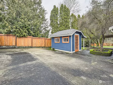 Exterior - 16621 6th Ave SE, Bothell, WA 98012 photo 9 of 11