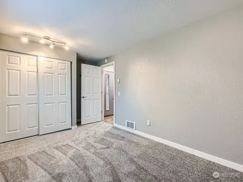 Bedroom - 16621 6th Ave SE, Bothell, WA 98012 photo 2 of 6