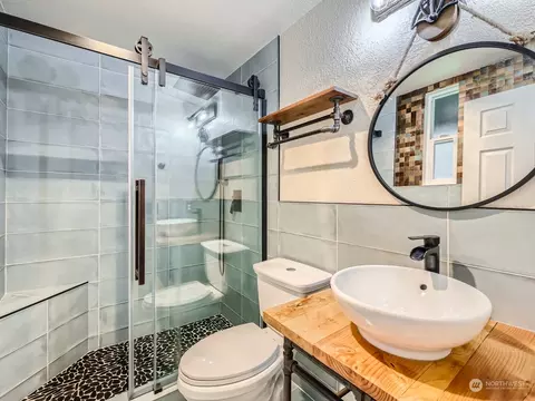 Bath - 16621 6th Ave SE, Bothell, WA 98012 photo 2 of 3