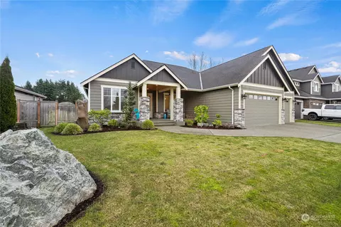 785 Voss St, Enumclaw, WA 98022 photo 2