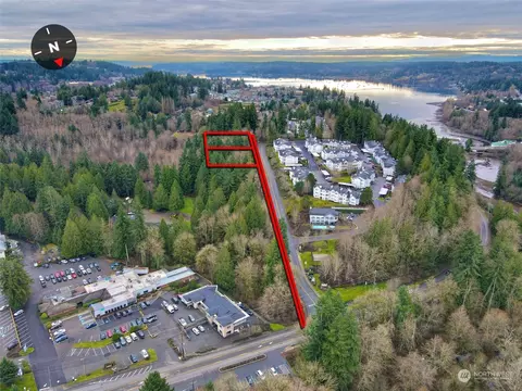 20301 1st Ave NE, Poulsbo, WA 98370