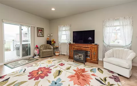 Living - 20 Pear Ct, Sequim, WA 98382 photo 5 of 5