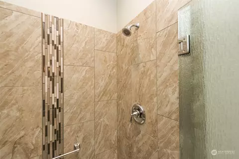 Bath - 20 Pear Ct, Sequim, WA 98382 photo 5 of 6
