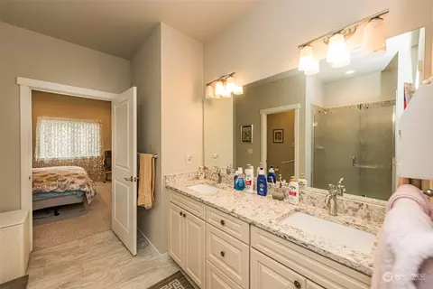 Bath - 20 Pear Ct, Sequim, WA 98382 photo 3 of 6