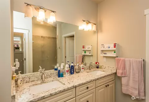 Bath - 20 Pear Ct, Sequim, WA 98382 photo 2 of 6