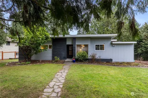 1207 NE 168th St, Shoreline, WA 98155