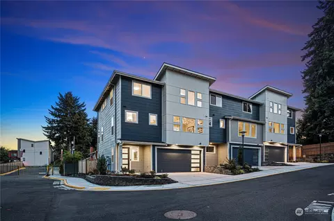 14951 7th Pkwy S #8, Burien, WA 98148