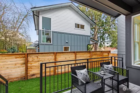 356 N 75th St, Seattle, WA 98103 photo 17