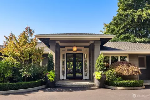 8454 SE 44th St, Mercer Island, WA 98040