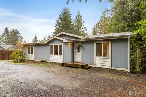 390 NE Matthew Dr, Belfair, WA 98528