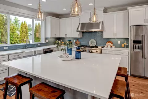 11036 E Riverside Dr, Bothell, WA 98011 photo 9