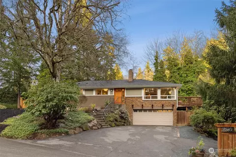 18540 60th Ave NE, Kenmore, WA 98028
