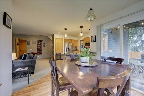 Dining - 20531 2nd Dr SE, Bothell, WA 98012 photo 4 of 4