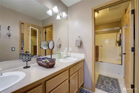 Bath - 20531 2nd Dr SE, Bothell, WA 98012 photo 4 of 4