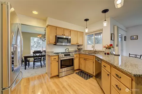 Kitchen - 20531 2nd Dr SE, Bothell, WA 98012 photo 1 of 2