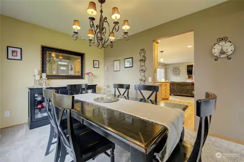 Dining - 20531 2nd Dr SE, Bothell, WA 98012 photo 1 of 4