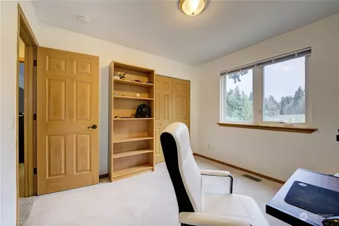 Bedroom - 20531 2nd Dr SE, Bothell, WA 98012 photo 4 of 6