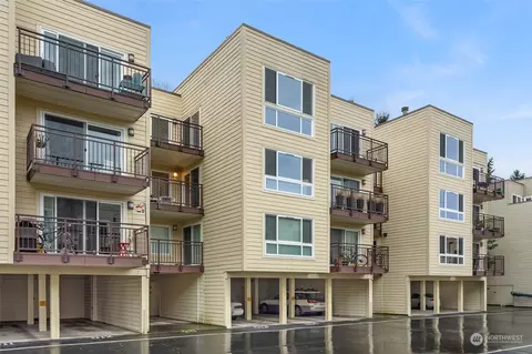5844 NE 75th St #D203, Seattle, WA 98115