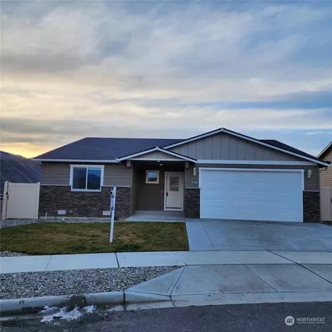 194 Emma Dr, Wenatchee, WA 98801