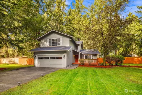 207 Country Estates Dr W, Rainier, WA 98576