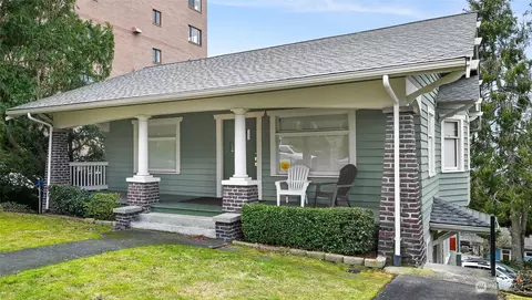 719 N Garden St, Bellingham, WA 98225